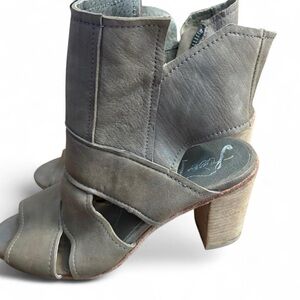 Free People Leather Cutout Ankle Boots Size 7